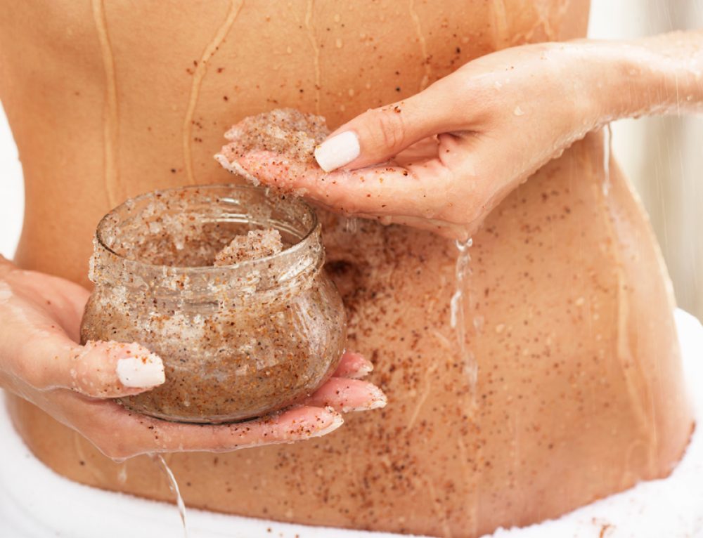 Tu lo fai lo scrub? I benefici dell’azione esfoliante!